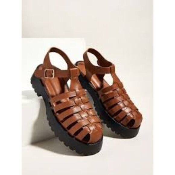 Bella Vita Womens Sinclaire Lug Sole Fisherman Buckled Sandals Tan Size 9.5W NIB - Picture 4 of 5